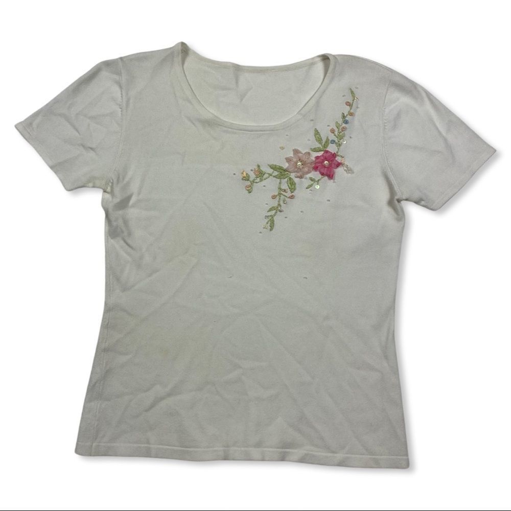 Embroidered floral white tee